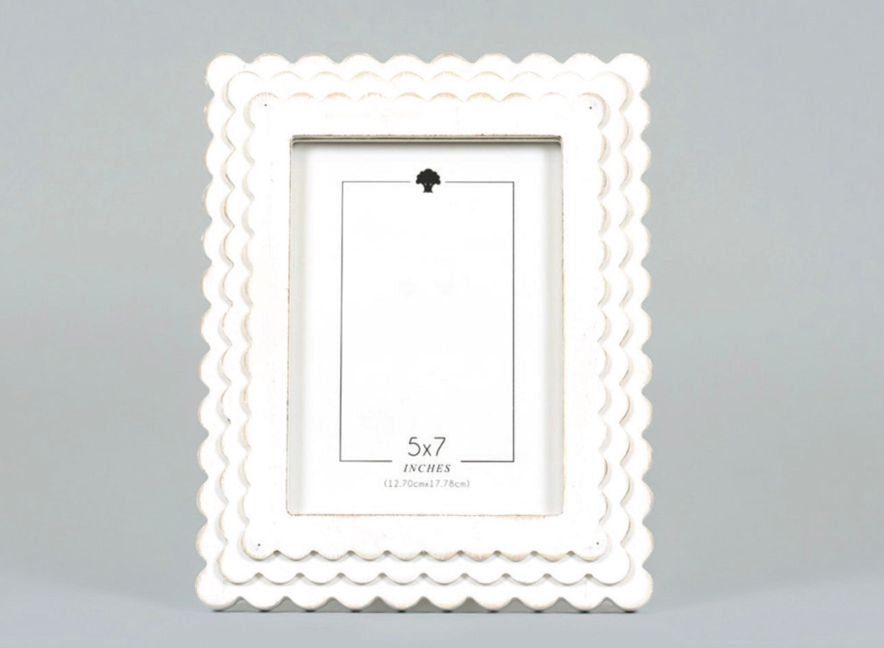 Scalloped Wooden Picture Frame 5x7