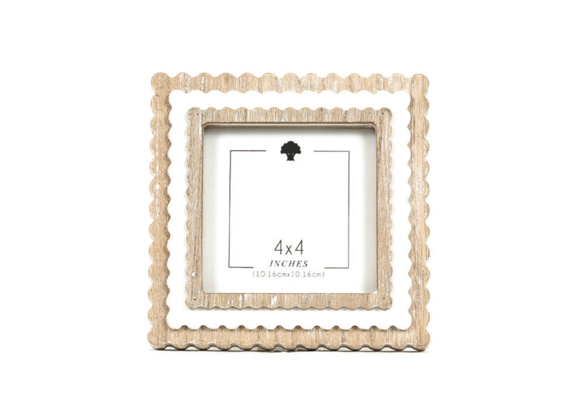 Scalloped Wooden Picture Frame 4x4