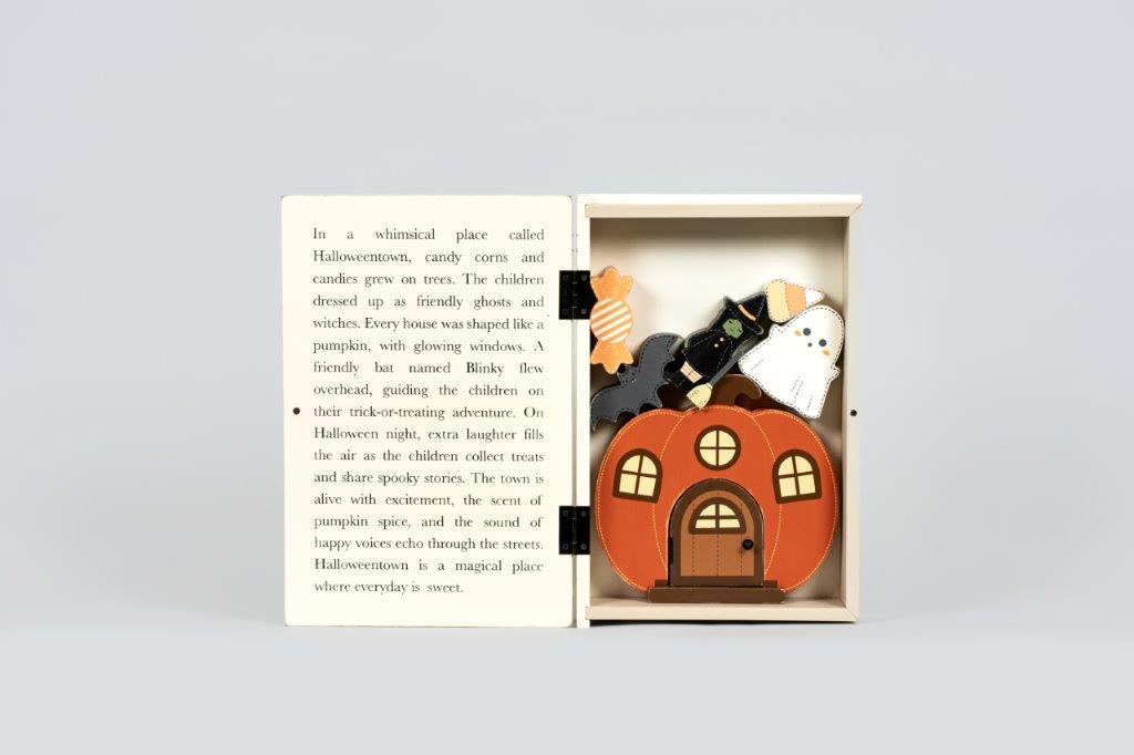 Halloween Town Woodland Storybook Gift Set/7