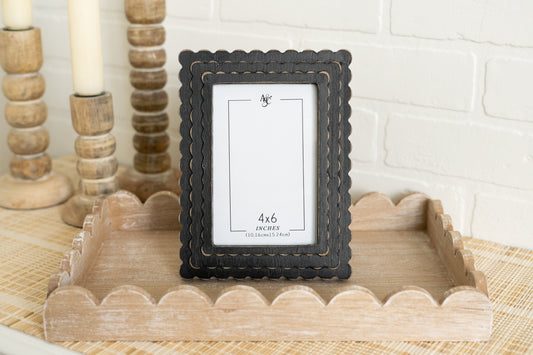 Scalloped white 4x6 Picture Frame