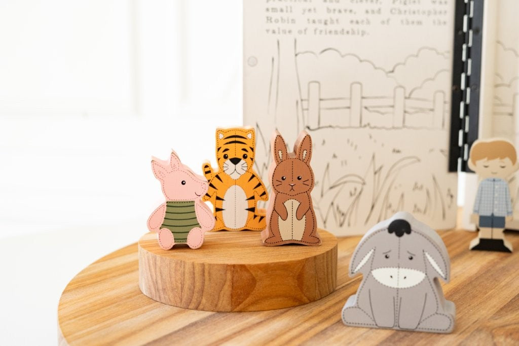 Winnie The Pooh Woodland Storybook Gift Set s/8