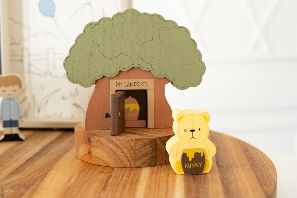 Winnie The Pooh Woodland Storybook Gift Set s/8